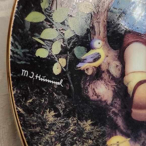 M.J. Hummel Vintage 1992 Apple Tree Boy & Girl Plate - Picture 5 of 8